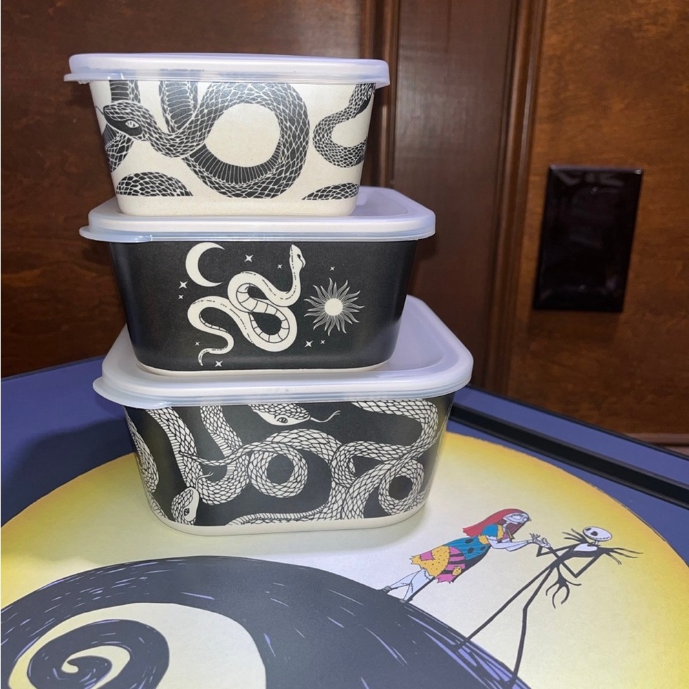 Food containers by Rethink